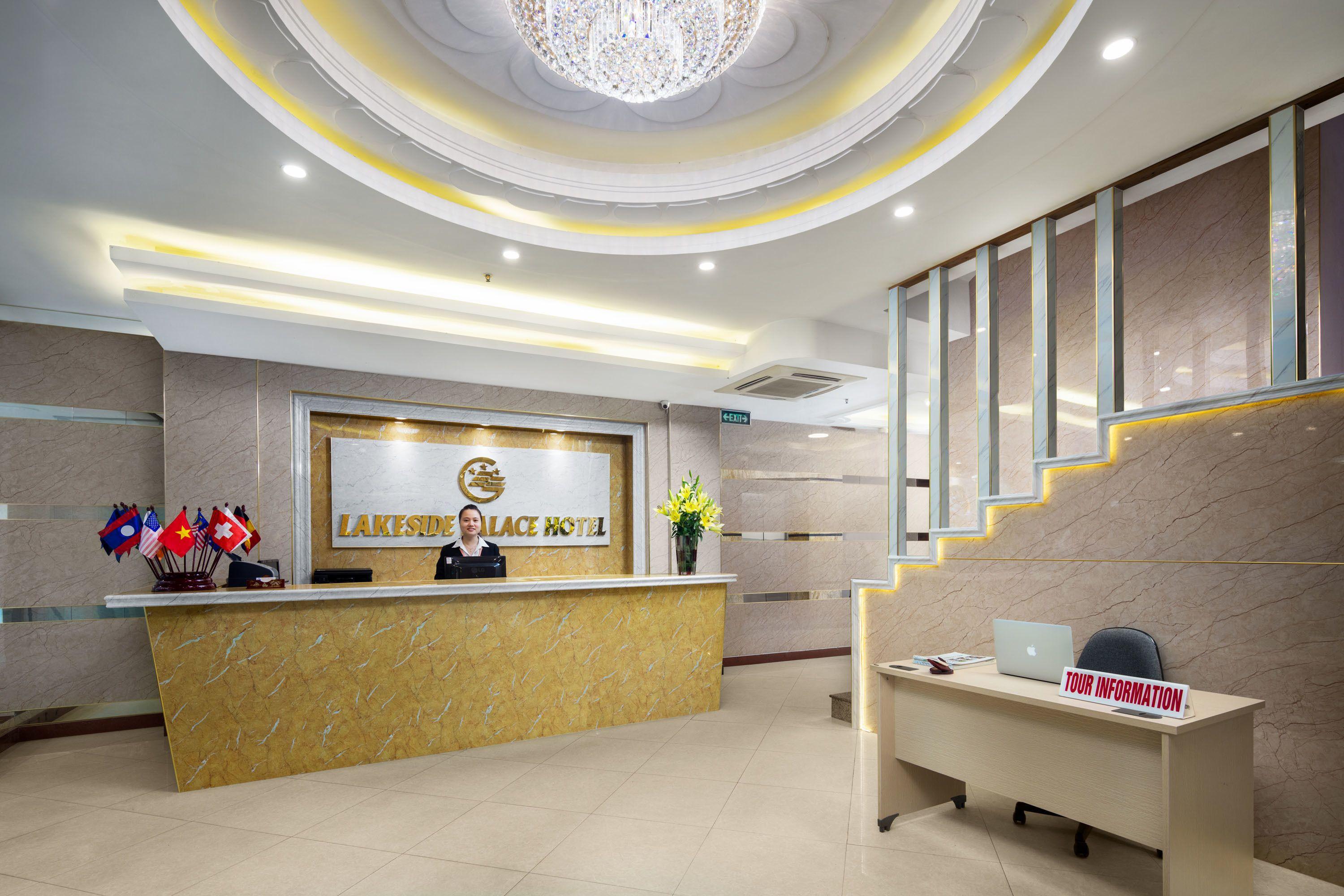 Lakeside Palace Hotel — Photos 1
